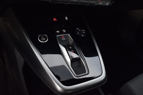 Audi Q4 e-tron 40 Launch edition 77 kWh | Wamtepomp | Pano | Camera