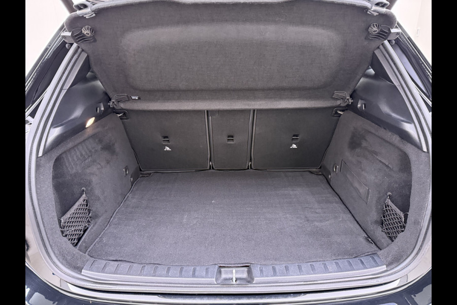 Mercedes-Benz GLA GLA 250 e AMG Line | Dodehoek Burmester Keyless Multibeam
