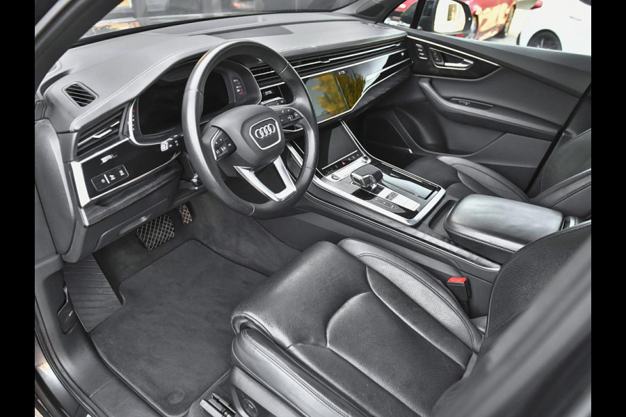 Audi Q7 55 TFSI quattro S Line 40.256 euro Ex BTW/ BPM Panoramadak ACC Leren bekleding 22 inch velgen Trekhaak