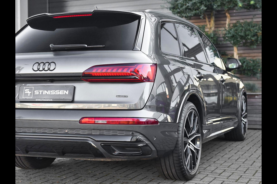 Audi Q7 55 TFSI quattro S Line 40.256 euro Ex BTW/ BPM Panoramadak ACC Leren bekleding 22 inch velgen Trekhaak