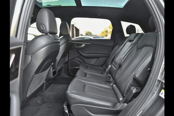 Audi Q7 55 TFSI quattro S Line 40.256 euro Ex BTW/ BPM Panoramadak ACC Leren bekleding 22 inch velgen Trekhaak