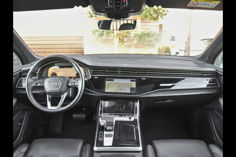 Audi Q7 55 TFSI quattro S Line 40.256 euro Ex BTW/ BPM Panoramadak ACC Leren bekleding 22 inch velgen Trekhaak