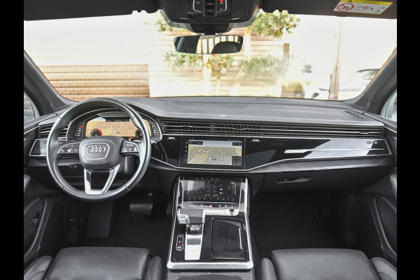 Audi Q7 55 TFSI quattro S Line 40.256 euro Ex BTW/ BPM Panoramadak ACC Leren bekleding 22 inch velgen Trekhaak