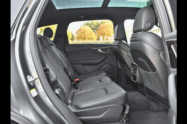 Audi Q7 55 TFSI quattro S Line 40.256 euro Ex BTW/ BPM Panoramadak ACC Leren bekleding 22 inch velgen Trekhaak
