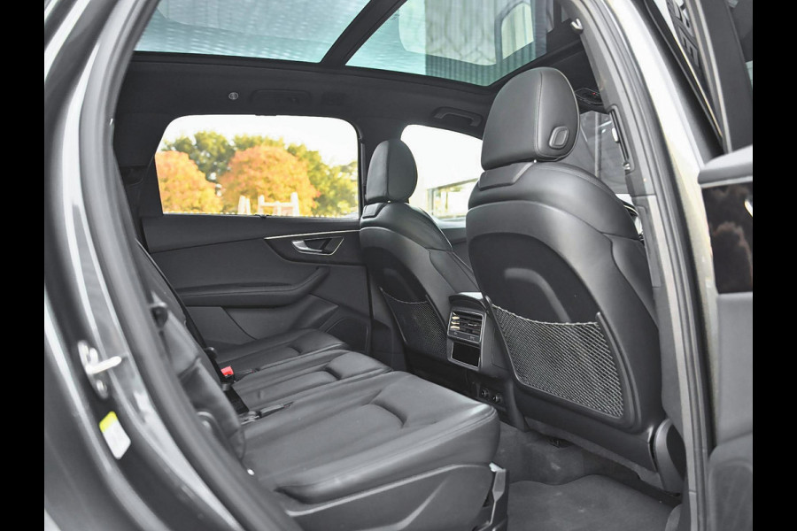 Audi Q7 55 TFSI quattro S Line 40.256 euro Ex BTW/ BPM Panoramadak ACC Leren bekleding 22 inch velgen Trekhaak