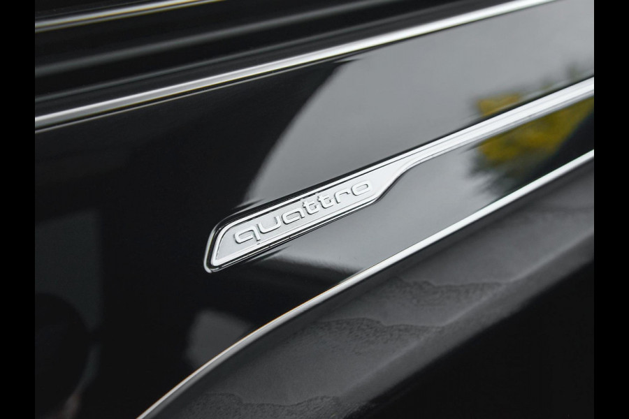 Audi Q7 55 TFSI quattro S Line 40.256 euro Ex BTW/ BPM Panoramadak ACC Leren bekleding 22 inch velgen Trekhaak