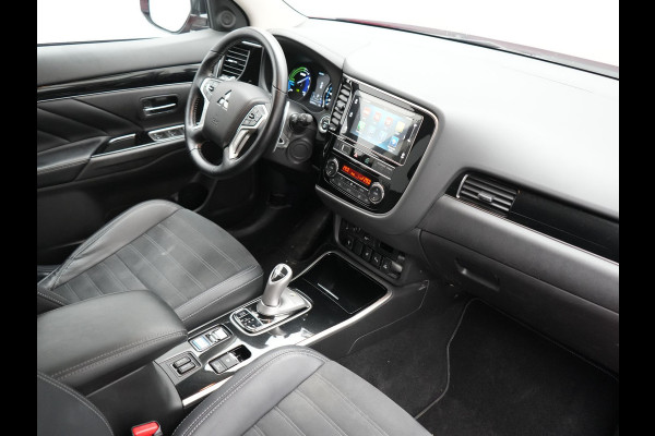 Mitsubishi Outlander 2.4 PHEV Intense 225pk Dealer O.H. | Adaptive Cruise | 360 Camera | Alcantara Sportstoelen Verwarmd | BLIS | Keyless | Stuur Verwarmd | Apple Carplay | DAB | Plug In Hybrid |