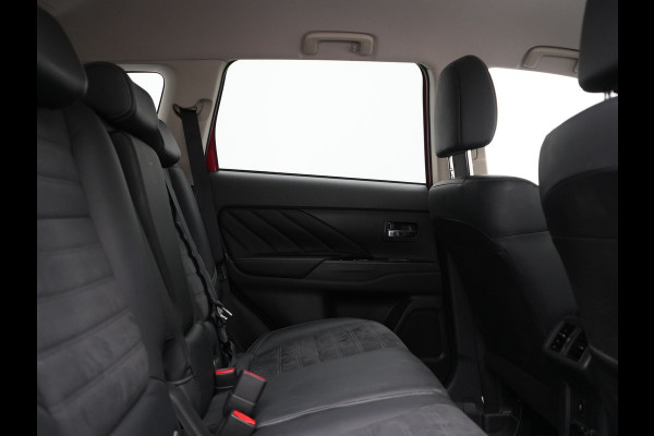 Mitsubishi Outlander 2.4 PHEV Intense 225pk Dealer O.H. | Adaptive Cruise | 360 Camera | Alcantara Sportstoelen Verwarmd | BLIS | Keyless | Stuur Verwarmd | Apple Carplay | DAB | Plug In Hybrid |