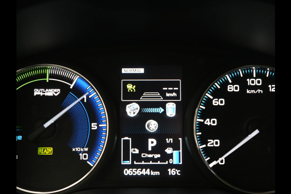Mitsubishi Outlander 2.4 PHEV Intense 225pk Dealer O.H. | Adaptive Cruise | 360 Camera | Alcantara Sportstoelen Verwarmd | BLIS | Keyless | Stuur Verwarmd | Apple Carplay | DAB | Plug In Hybrid |