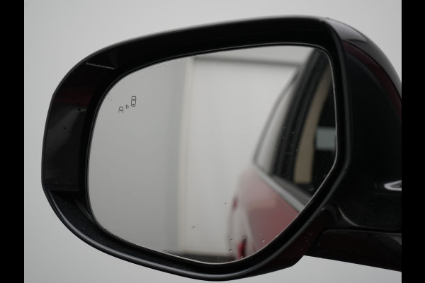 Mitsubishi Outlander 2.4 PHEV Intense 225pk Dealer O.H. | Adaptive Cruise | 360 Camera | Alcantara Sportstoelen Verwarmd | BLIS | Keyless | Stuur Verwarmd | Apple Carplay | DAB | Plug In Hybrid |