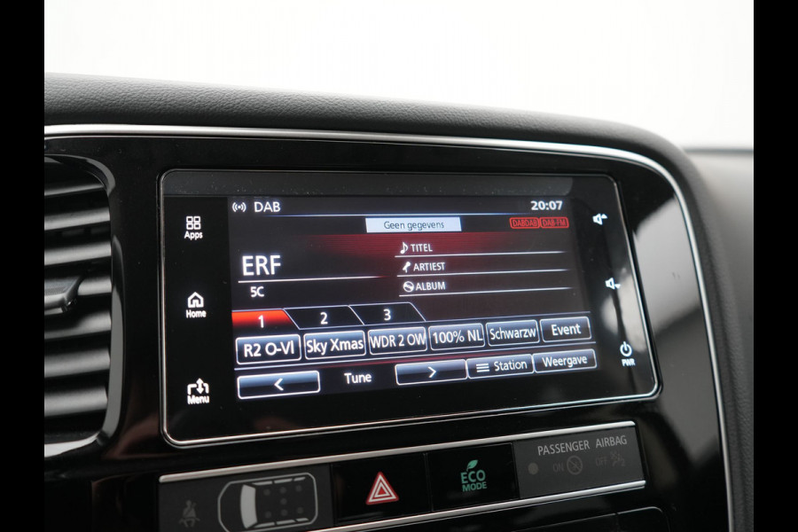 Mitsubishi Outlander 2.4 PHEV Intense 225pk Dealer O.H. | Adaptive Cruise | 360 Camera | Alcantara Sportstoelen Verwarmd | BLIS | Keyless | Stuur Verwarmd | Apple Carplay | DAB | Plug In Hybrid |