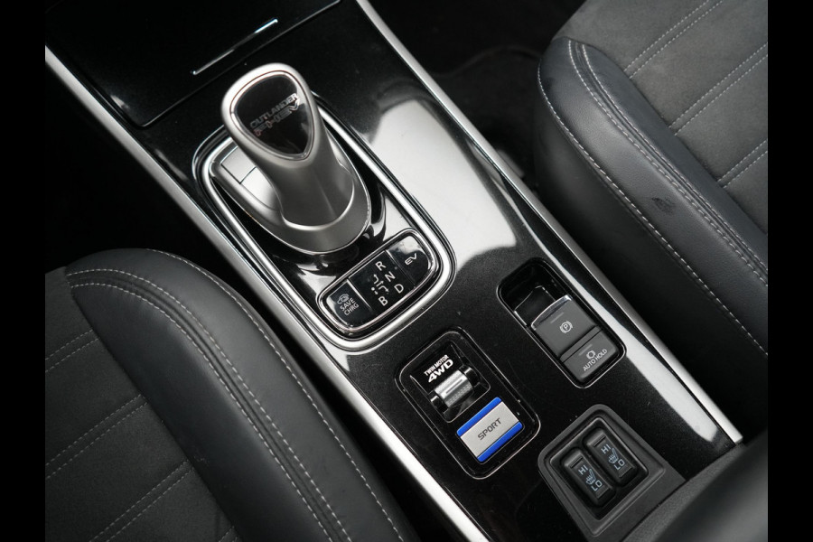 Mitsubishi Outlander 2.4 PHEV Intense 225pk Dealer O.H. | Adaptive Cruise | 360 Camera | Alcantara Sportstoelen Verwarmd | BLIS | Keyless | Stuur Verwarmd | Apple Carplay | DAB | Plug In Hybrid |