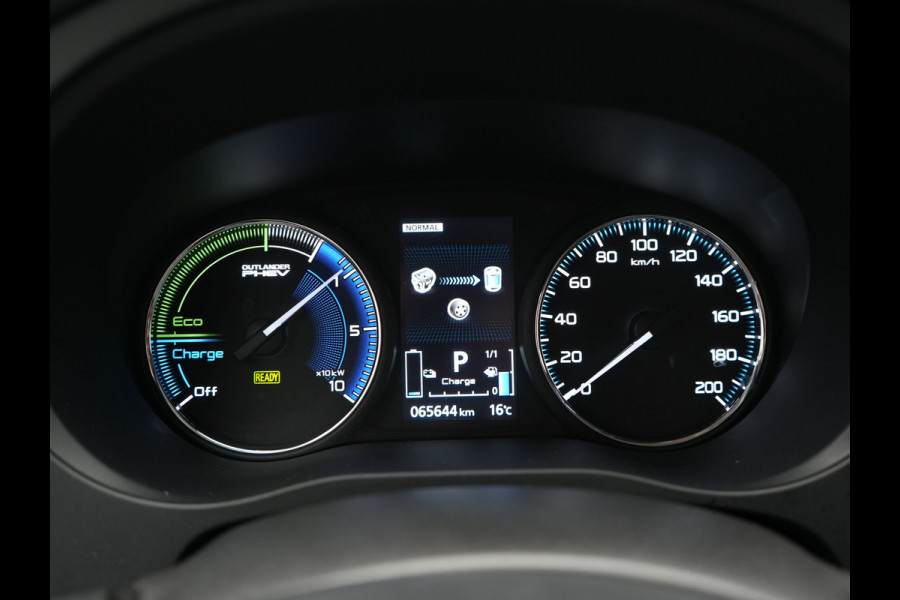 Mitsubishi Outlander 2.4 PHEV Intense 225pk Dealer O.H. | Adaptive Cruise | 360 Camera | Alcantara Sportstoelen Verwarmd | BLIS | Keyless | Stuur Verwarmd | Apple Carplay | DAB | Plug In Hybrid |