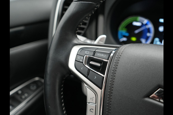 Mitsubishi Outlander 2.4 PHEV Intense 225pk Dealer O.H. | Adaptive Cruise | 360 Camera | Alcantara Sportstoelen Verwarmd | BLIS | Keyless | Stuur Verwarmd | Apple Carplay | DAB | Plug In Hybrid |