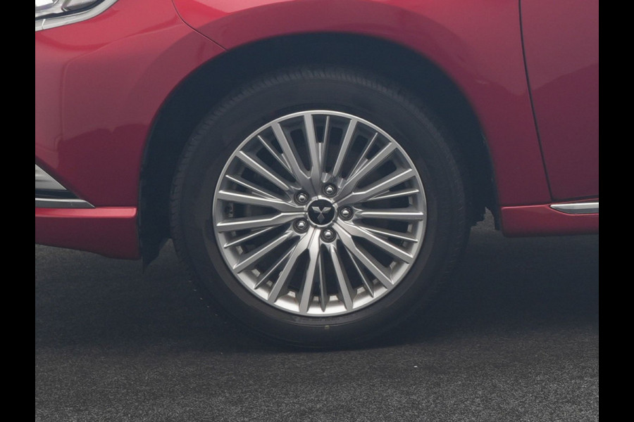Mitsubishi Outlander 2.4 PHEV Intense 225pk Dealer O.H. | Adaptive Cruise | 360 Camera | Alcantara Sportstoelen Verwarmd | BLIS | Keyless | Stuur Verwarmd | Apple Carplay | DAB | Plug In Hybrid |