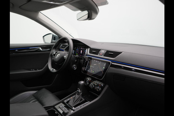 Škoda Superb Combi 1.4 TSI iV Laurin & Klement PHEV 218pk Dealer O.H. | Trekhaak Af Fabriek | Panodak | Adaptive Cruise | 360 Camera | Canton Audio | Lederen Comfortstoelen Memory & Massage & Ventilatie | Sfeerverlichting | Stoelen & Stuur Verwarmd | BLIS | Keyless | Plug In Hybrid |