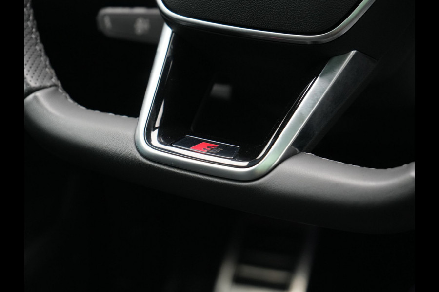 Audi Q8 Sportback e-tron 50 quattro S Line 95 kWh 340pk Dealer O.H. | Panodak | Luchtvering | 360 Camera | Matrix LED | Alcantara Sportstoelen Verwarmd | Keyless | Sfeerverlichting | Apple Carplay | Navigatie | DAB | 21"L.M |