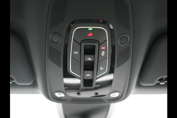 Audi Q8 Sportback e-tron 50 quattro S Line 95 kWh 340pk Dealer O.H. | Panodak | Luchtvering | 360 Camera | Matrix LED | Alcantara Sportstoelen Verwarmd | Keyless | Sfeerverlichting | Apple Carplay | Navigatie | DAB | 21"L.M |