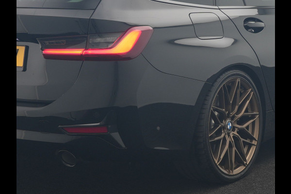 BMW 3 Serie Touring 330e Sportline PHEV 293pk Dealer O.H. | SOH 86,2% | Trekhaak Af Fabriek | Head Up | Adaptive Cruise | Laser LED | 360 Camera | Lederen Sportstoelen Memory & Verwarmd | Stuur Verwarmd | Keyless | BLIS | Sfeerverlichting | Apple Ca
