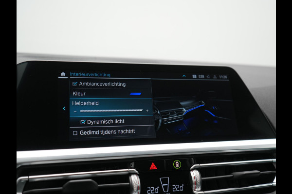 BMW 3 Serie Touring 330e Sportline PHEV 293pk Dealer O.H. | SOH 86,2% | Trekhaak Af Fabriek | Head Up | Adaptive Cruise | Laser LED | 360 Camera | Lederen Sportstoelen Memory & Verwarmd | Stuur Verwarmd | Keyless | BLIS | Sfeerverlichting | Apple Ca