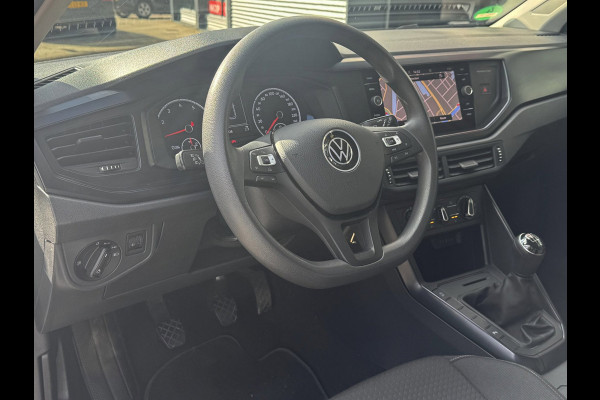 Volkswagen Polo 1.0 Trendline - Navigatie I Airco I PDC I LED I Nwe Sport velgen 18 inch I Veiligheid pakket I Trekhaak