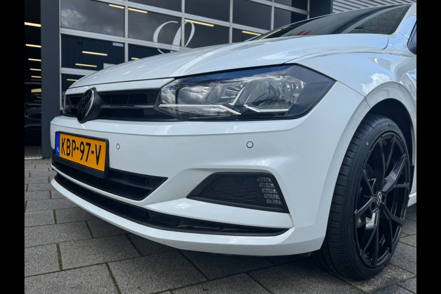 Volkswagen Polo 1.0 Trendline - Navigatie I Airco I PDC I LED I Nwe Sport velgen 18 inch I Veiligheid pakket I Trekhaak