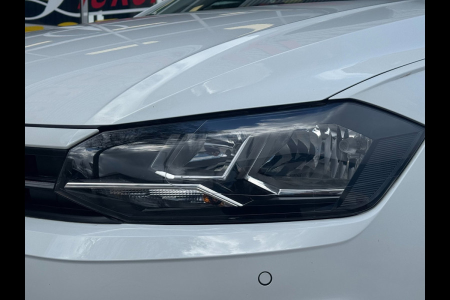 Volkswagen Polo 1.0 Trendline - Navigatie I Airco I PDC I LED I Nwe Sport velgen 18 inch I Veiligheid pakket I Trekhaak