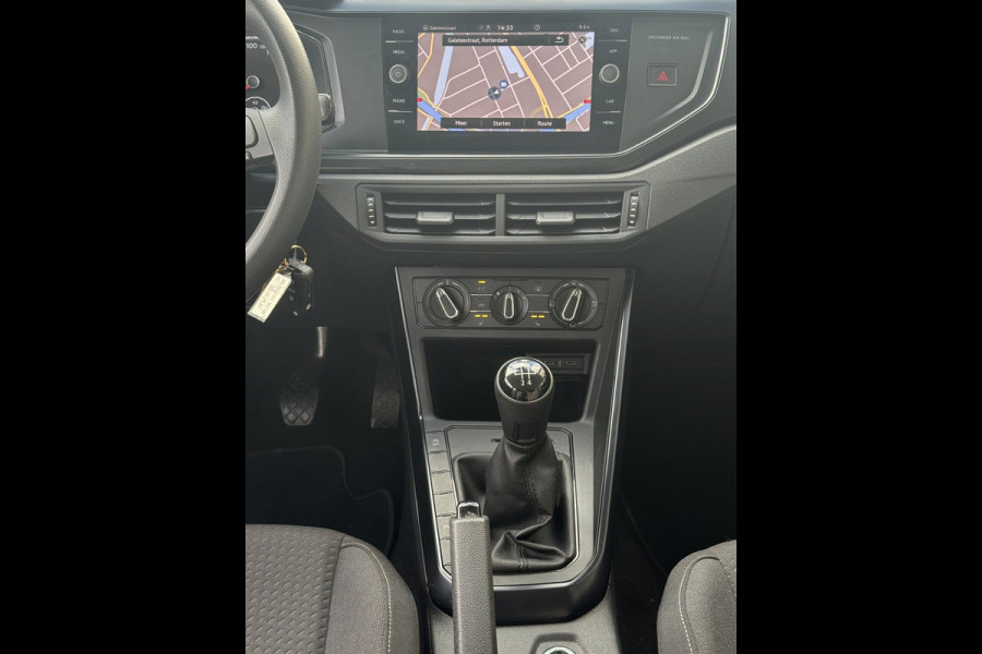 Volkswagen Polo 1.0 Trendline - Navigatie I Airco I PDC I LED I Nwe Sport velgen 18 inch I Veiligheid pakket I Trekhaak