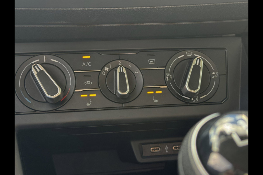 Volkswagen Polo 1.0 Trendline - Navigatie I Airco I PDC I LED I Nwe Sport velgen 18 inch I Veiligheid pakket I Trekhaak