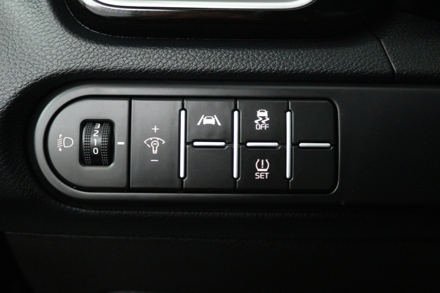 Kia Xceed 1.5 T-GDi GT-Line First Edition (PANORAMADAK, TREKHAAK AFNEEMBAAR, CAMERA, STUUR-/STOELVERWAMRING)