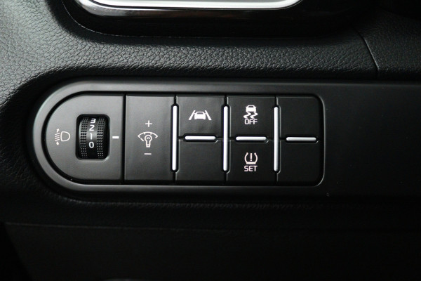 Kia Xceed 1.5 T-GDi GT-Line First Edition (PANORAMADAK, TREKHAAK AFNEEMBAAR, CAMERA, STUUR-/STOELVERWAMRING)