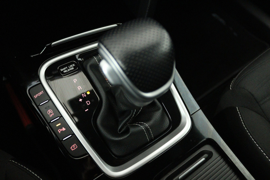Kia Xceed 1.5 T-GDi GT-Line First Edition (PANORAMADAK, TREKHAAK AFNEEMBAAR, CAMERA, STUUR-/STOELVERWAMRING)