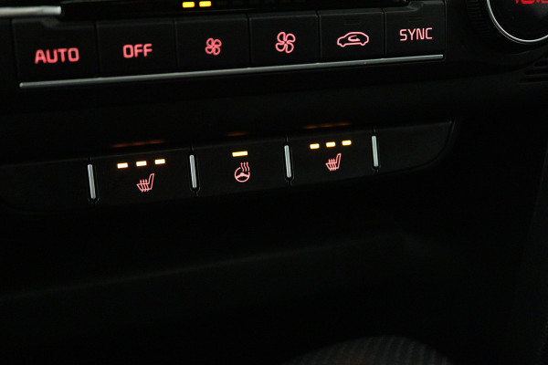 Kia Xceed 1.5 T-GDi GT-Line First Edition (PANORAMADAK, TREKHAAK AFNEEMBAAR, CAMERA, STUUR-/STOELVERWAMRING)