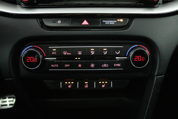Kia Xceed 1.5 T-GDi GT-Line First Edition (PANORAMADAK, TREKHAAK AFNEEMBAAR, CAMERA, STUUR-/STOELVERWAMRING)