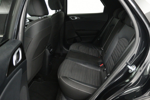 Kia Xceed 1.5 T-GDi GT-Line First Edition (PANORAMADAK, TREKHAAK AFNEEMBAAR, CAMERA, STUUR-/STOELVERWAMRING)