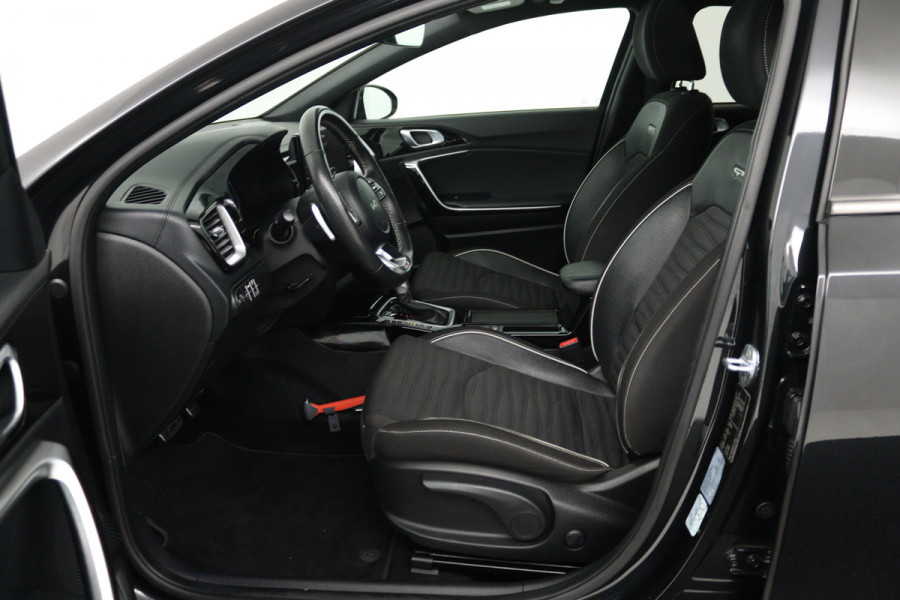 Kia Xceed 1.5 T-GDi GT-Line First Edition (PANORAMADAK, TREKHAAK AFNEEMBAAR, CAMERA, STUUR-/STOELVERWAMRING)