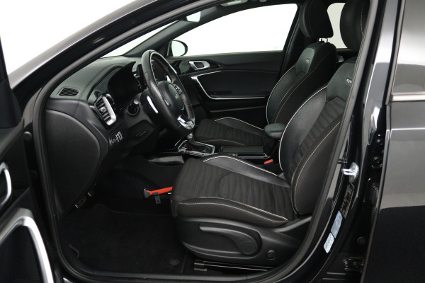 Kia Xceed 1.5 T-GDi GT-Line First Edition (PANORAMADAK, TREKHAAK AFNEEMBAAR, CAMERA, STUUR-/STOELVERWAMRING)
