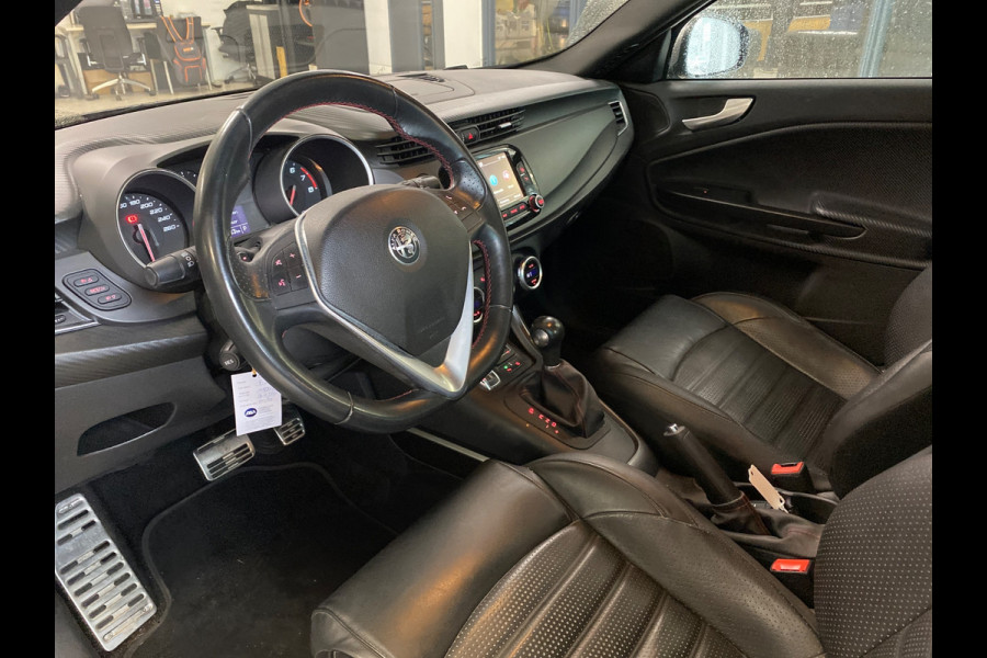 Alfa Romeo Giulietta 1.4 Turbo MultiAir Super | 170PK | Automaat | Pack Lusso | Leder | Navigatie | Meer foto's volgen!