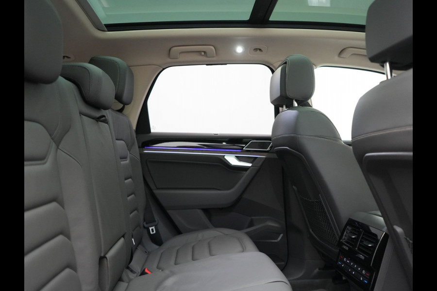 Volkswagen Touareg 3.0 TSi eHybrid 4MOTION PHEV 381pk Dealer O.H. | SOH 91,3% | Trekhaak Af Fabriek | Luchtvering | Panodak | Adaptive Cruise | Dynaudio | 360 Camera | Head Up | Lederen Comfortstoelen Memory & Verwarmd | Sfeerverlichting | Stuur Verwarmd |  Keyless | Apple Carplay | 20"L.M | Plug In Hybrid |