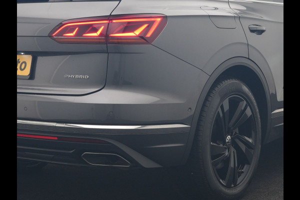 Volkswagen Touareg 3.0 TSi eHybrid 4MOTION PHEV 381pk Dealer O.H. | SOH 91,3% | Trekhaak Af Fabriek | Luchtvering | Panodak | Adaptive Cruise | Dynaudio | 360 Camera | Head Up | Lederen Comfortstoelen Memory & Verwarmd | Sfeerverlichting | Stuur Verwarmd |  Keyless | Apple Carplay | 20"L.M | Plug In Hybrid |