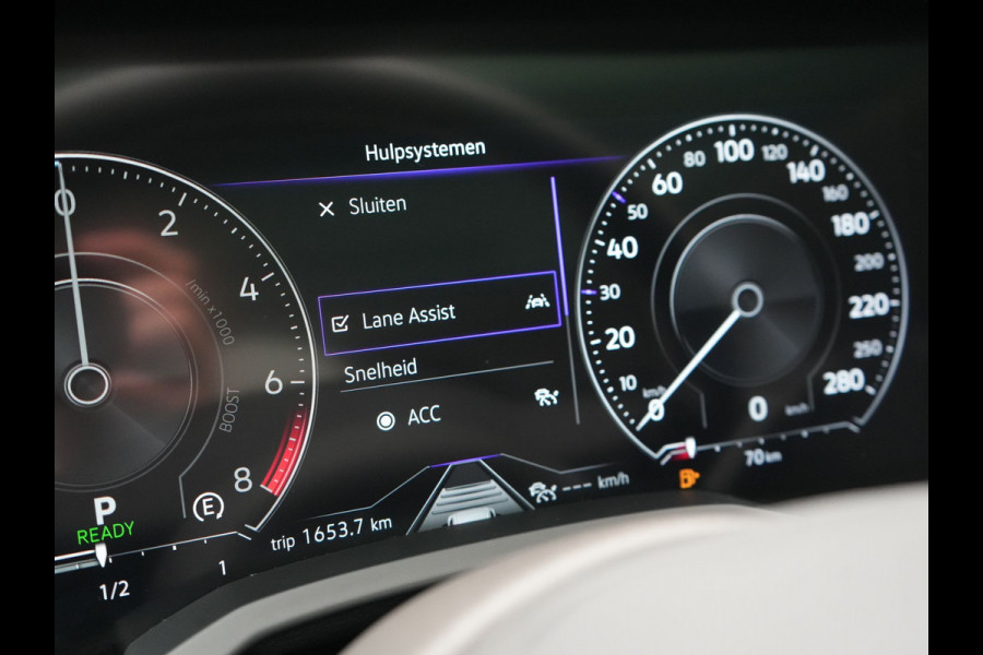 Volkswagen Touareg 3.0 TSi eHybrid 4MOTION PHEV 381pk Dealer O.H. | SOH 91,3% | Trekhaak Af Fabriek | Luchtvering | Panodak | Adaptive Cruise | Dynaudio | 360 Camera | Head Up | Lederen Comfortstoelen Memory & Verwarmd | Sfeerverlichting | Stuur Verwarmd |  Keyless | Apple Carplay | 20"L.M | Plug In Hybrid |