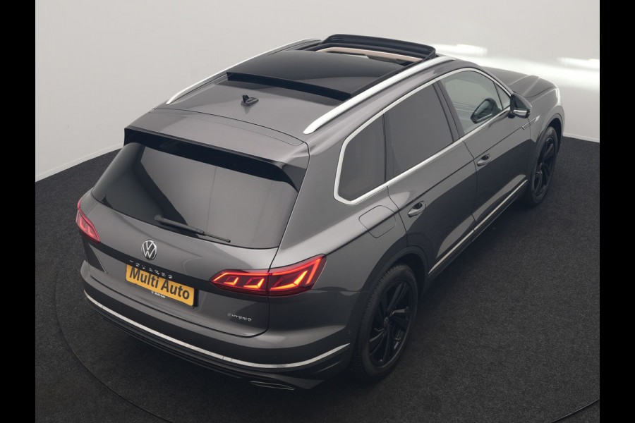 Volkswagen Touareg 3.0 TSi eHybrid 4MOTION PHEV 381pk Dealer O.H. | SOH 91,3% | Trekhaak Af Fabriek | Luchtvering | Panodak | Adaptive Cruise | Dynaudio | 360 Camera | Head Up | Lederen Comfortstoelen Memory & Verwarmd | Sfeerverlichting | Stuur Verwarmd |  Keyless | Apple Carplay | 20"L.M | Plug In Hybrid |