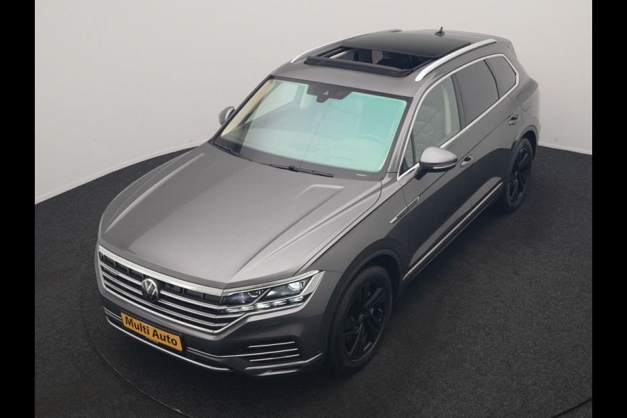 Volkswagen Touareg 3.0 TSi eHybrid 4MOTION PHEV 381pk Dealer O.H. | SOH 91,3% | Trekhaak Af Fabriek | Luchtvering | Panodak | Adaptive Cruise | Dynaudio | 360 Camera | Head Up | Lederen Comfortstoelen Memory & Verwarmd | Sfeerverlichting | Stuur Verwarmd |  Keyless | Apple Carplay | 20"L.M | Plug In Hybrid |