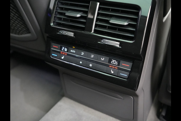 Volkswagen Touareg 3.0 TSi eHybrid 4MOTION PHEV 381pk Dealer O.H. | SOH 91,3% | Trekhaak Af Fabriek | Luchtvering | Panodak | Adaptive Cruise | Dynaudio | 360 Camera | Head Up | Lederen Comfortstoelen Memory & Verwarmd | Sfeerverlichting | Stuur Verwarmd |  Keyless | Apple Carplay | 20"L.M | Plug In Hybrid |