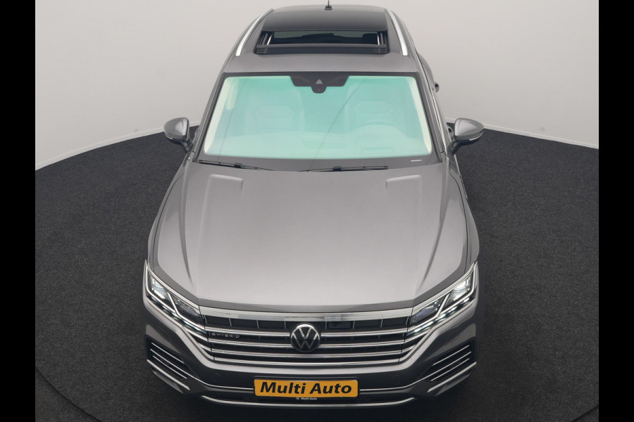 Volkswagen Touareg 3.0 TSi eHybrid 4MOTION PHEV 381pk Dealer O.H. | SOH 91,3% | Trekhaak Af Fabriek | Luchtvering | Panodak | Adaptive Cruise | Dynaudio | 360 Camera | Head Up | Lederen Comfortstoelen Memory & Verwarmd | Sfeerverlichting | Stuur Verwarmd |  Keyless | Apple Carplay | 20"L.M | Plug In Hybrid |