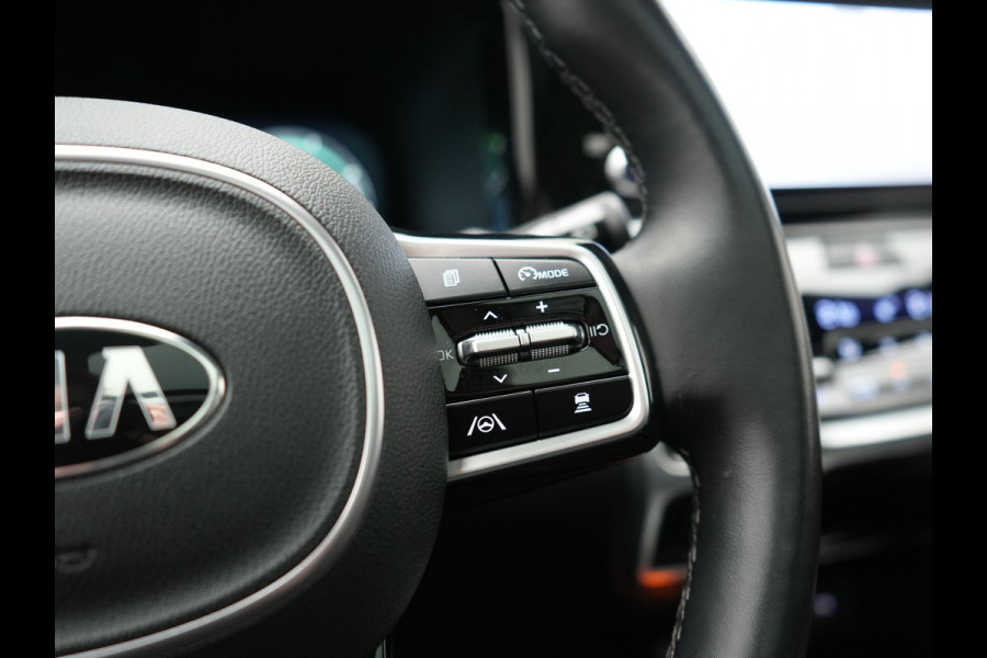 Kia Sorento 1.6 T-GDI 4WD ExecutiveLine PHEV 265pk Dealer O.H. | SOH 96,7% | Trekhaak Afn. | Panodak | Head Up | Adaptive Cruise | 360 Camera | Bose Audio | Lederen Sportstoelen Memory & Ventilatie | Keyless | BLIS | Stoelen & Stuur Verwarmd | Plug In Hybrid |