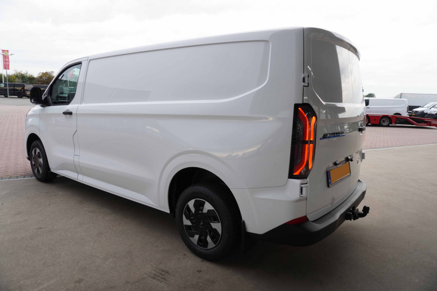Ford E-Transit Custom 340 L2H1 Trend 71 kWh WLTP 370 km Automaat nr. V003 | Airco | Cruise | Trekhaak |  Apple CP-Android auto