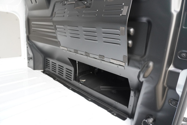 Ford E-Transit Custom 340 L2H1 Trend 71 kWh WLTP 370 km Automaat nr. V003 | Airco | Cruise | Trekhaak |  Apple CP-Android auto