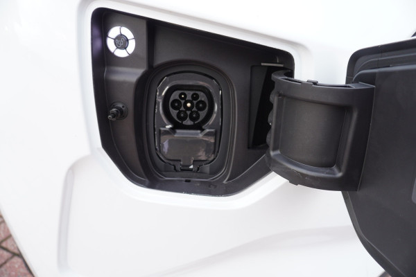 Ford E-Transit Custom 340 L2H1 Trend 71 kWh WLTP 370 km Automaat nr. V003 | Airco | Cruise | Trekhaak |  Apple CP-Android auto