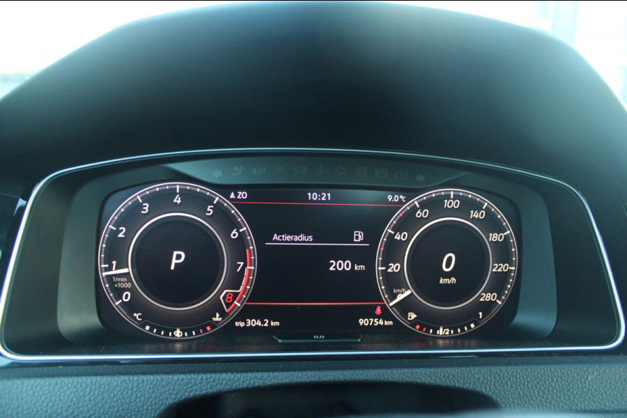 Volkswagen Golf 2.0 TSI GTI TCR | Dynaudio | DCC | ACC| Camera | 1e Lak